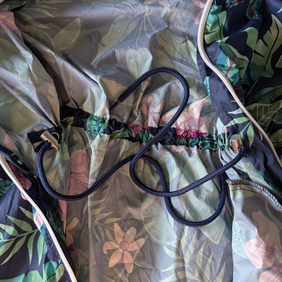 Old Navy Rain Coat/Jacket. Flora. Size XS - Picture 8 of 10